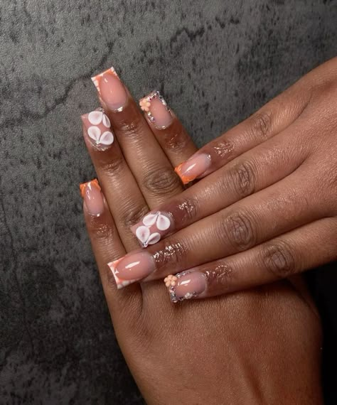 Nails Inspo Black, Nails Vacay, Valentines Nails French, Nail Inspo Hello Kitty, Duck Nails Short, French Tip Nails Pink, Azul Nails, Nails Sanrio, Nails Freestyle