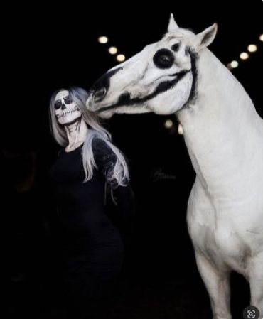 Halloween Costumes For Equestrians, Horse Makeup Costume, Spooky Horse Photoshoot, White Horse Halloween Costumes, Halloween Costume With Horse, Horse Halloween Photoshoot, Skeleton Horse Art, Horse And Rider Halloween Costumes, Halloween Horse Photoshoot