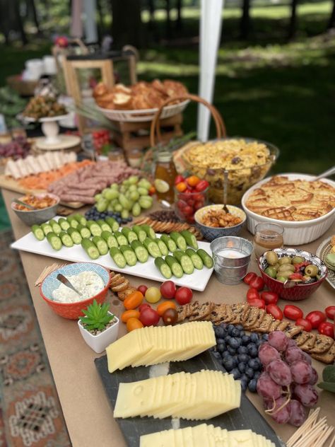 Backyard Bridal Shower Picnic Backyard Garden Bridal Shower Ideas, Backyard Bridal Party, Picnic Theme Luncheon, Backyard Bridal Shower Set Up, Bridal Shower Ideas Not Games, Backyard Brunch Bridal Shower Ideas, Bridal Shower Picnic Decor, Garden Bridal Shower Food, Picnic Shower Ideas