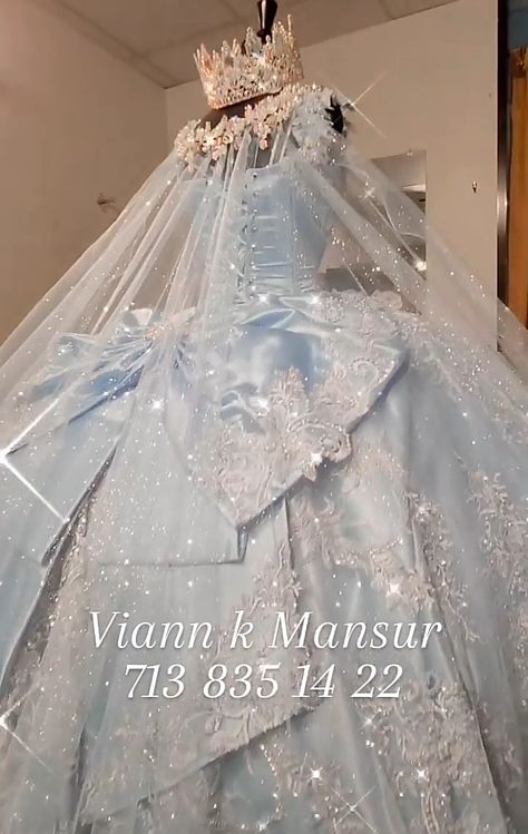 Cinderella Quince Crown, Cinderella Quinceanera Themes Dresses, Quinceanera Blue Dresses, Light Blue Quinceanera Ideas, Winter Wonderland Quince, Cinderella Quince, Blue Quinceanera Theme, Quinceanera Dresses Blush, Quinceanera Blue