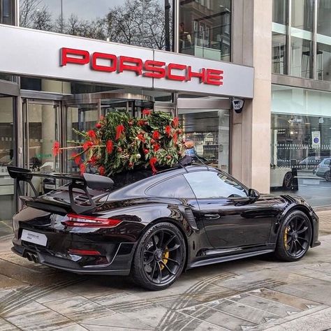 Christmas Porsche, Porsche Christmas, Porsche 9, Luxury Cars Audi, Black Porsche, Cars Audi, Car Christmas, Latest Car, Car Aesthetic