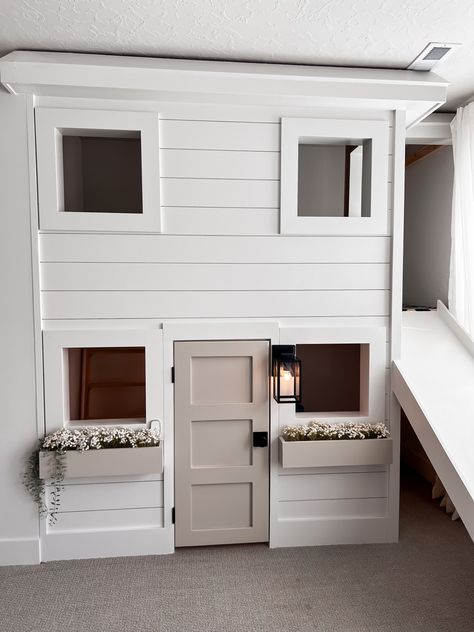 Built In Loft For Kids, Build Indoor Playhouse, Playhouse Built In Wall, Playhouse Indoor Playrooms, Kids Play House Indoor, Diy Playhouse Indoor, Indoor Playhouse With Slide, Built In Playhouse Indoor, Built In Playhouse