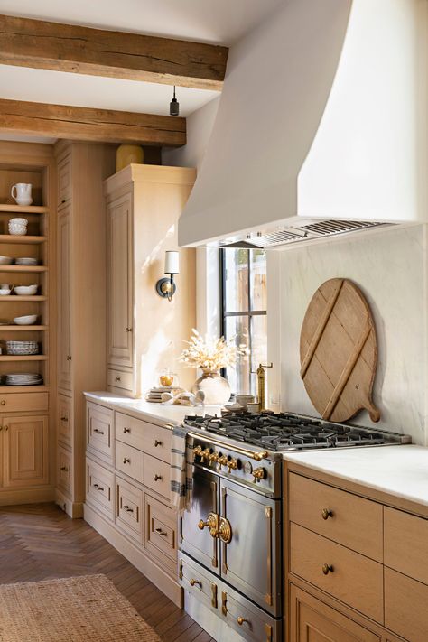 White oak kitchen cabinets with plaster range hood Cream Kitchen Cabinets, Indoor Outdoor Kitchen, Pantry Cabinets, Kitchen Hoods, Kitchen Reno, Dream Houses, California Homes, Range Hood, Kitchen Pantry