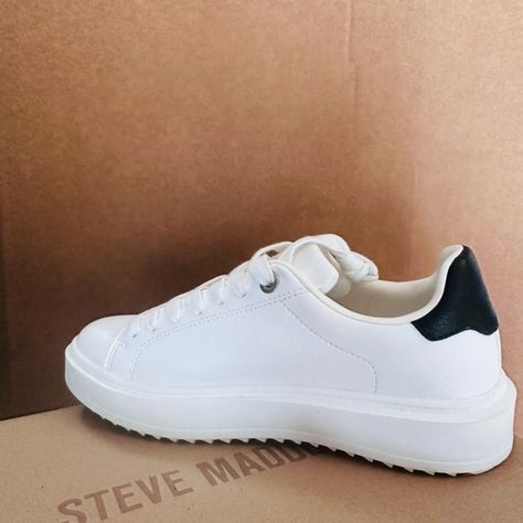 Steve Madden Catcher White sneakers.  Women’s size 9.5  Never worn. Black Sneakers Women, White Sneakers Women, Shoe Inspo, Sneakers Women, Sneakers Outfit, Black Sneakers, White Shoes, Steve Madden Shoes, White Sneakers