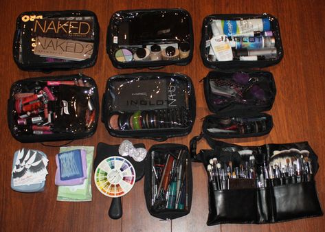 Makeup Kit Organization, Makeup Artist Kit Organization, Freelance Makeup Artist Business, Artist Essentials, Makeup Artist Kit Essentials, Makeup Kit Essentials, Make Up Kits, Rangement Makeup, Makeup Artist Makeup