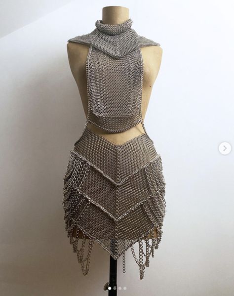 Chainmail Diy, Fashion Design Inspiration Board, Chainmail Patterns, Cage Skirt, Ruff Collar, Scale Mail, Back Skirt, Medieval Costume, Archive Fashion