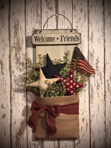 Americana Crafts Diy, Primitive Americana Decor, Handmade Stars, Diy Farmhouse Ideas, Patriotic Diy, Americana Crafts, Primitive Americana, 4th July Crafts, Tin Can Crafts