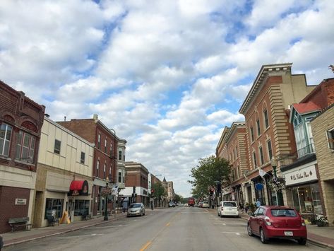 Hidden gems, things to do and where to eat in Decorah, Iowa. Decorah Iowa Travel, Decorah Iowa, Chicago Beach, Portland Restaurants, Iowa Travel, Family Vacation Spots, Small Town America, Small Town Life, Midwest Travel