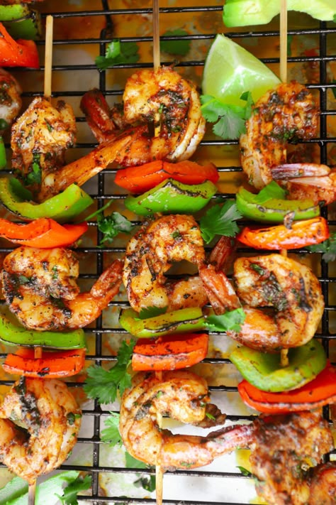 Oven-Baked Shrimp Skewers - Moribyan Oven Baked Shrimp, Stuffed Pita, Prawn Skewers, Shrimp In The Oven, Shrimp Skewer Recipes, Cook Shrimp, Vegetable Kabobs, Shrimp Kabobs, Salads For Parties