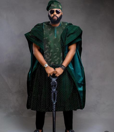 VJADAMS✨✨✨✨ . . #vjadams#amvca10#amvca2024 Wedding Suit Groomsmen, Suit Groomsmen, Groom's Suit, Dapper Suits, Ankara Clothing, 2piece Outfits, African Traditional Wedding, Exquisite Gowns, African Clothing For Men