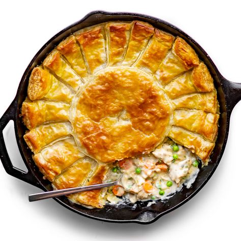 Vegan Chicken Pot Pie Vegetarian Chicken Pot Pie, Vegan Chicken Pot Pie, Vegan Pot Pies, Chicken Pot Pie Recipe, Vegetarian Chicken, Soy Curls, Pot Pie Recipe, Vegan Chicken, One Pot Dishes