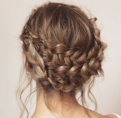 Penteado Cabelo Curto, Hair Vine, Box Braids Hairstyles, Ombre Hair, Bridesmaid Hair, Pretty Hairstyles, Medium Length Hair Styles, Hair Looks, Hair Trends