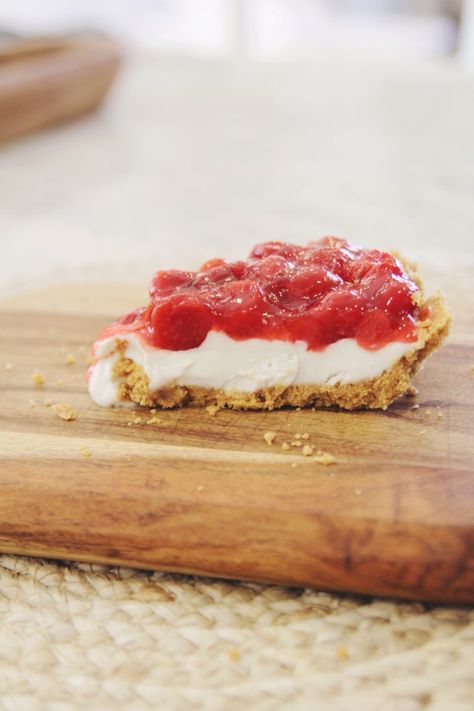 The Plant-Based Momma - Vegan and plant-based recipes Cherry Cream Cheese Pie, Cherry Cream Cheese, Cream Cheese Pie, Cheese Pie, Vegan Pie, Vegan Holidays, Vegan Crackers, Cherry Cheesecake, Food Vegan