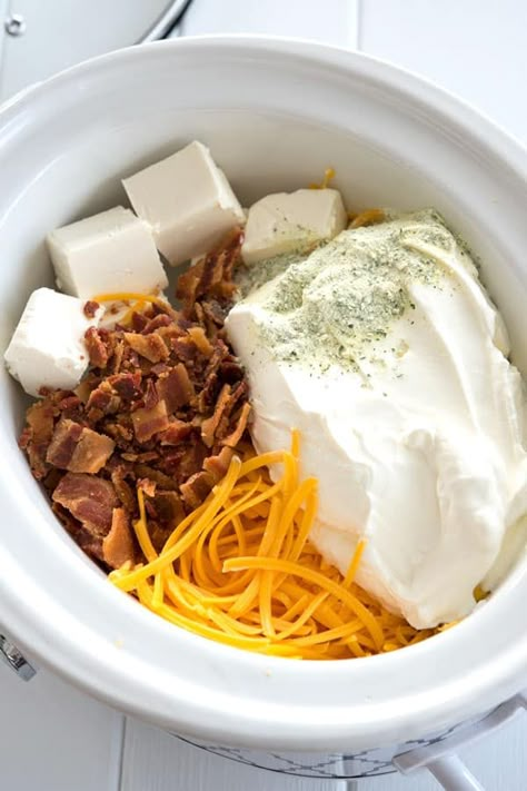 You must try this crock pot Crack Dip if you’re looking for good dip recipes – the warm bacon cheddar ranch queso is so addicting! #appetizers #appetizerseasy #dips #superbowl Good Dip Recipes, Queso Appetizers, Dip Crockpot, Cheese Dip Crock Pot, Best Dip Recipes, Crock Pot Dips, Crockpot Appetizers, Bacon Dip, Bacon Cheddar