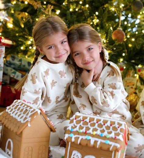 Oakley Fisher, Tatum And Oakley, Cheaper By The Dozen, Taytum And Oakley, Creepy Houses, Merry Christmas Eve, Girl Celebrities, Future Kids