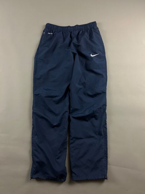 Basic Nike Vintage Trackpants which is easy to style😍 Trackpants Nike Vintage, Nike Trackpants Y2k, Nike Track Pants Vintage, Nike Vintage Clothes, Nike Pants Vintage, Nike Vintage Pants, Nike Vintage Track Pants, Trackpants Nike, Vintage Nike Pants