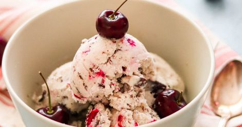 Cherry Garcia Ice Cream, Chocolate Cherry Ice Cream, Cherry Garcia, Dark Chocolate Ice Cream, Vegan Ice Cream Recipe, Cherry Ice Cream, Roasted Cherry, Homemade Ice Cream Recipes, Chocolate Covered Cherries