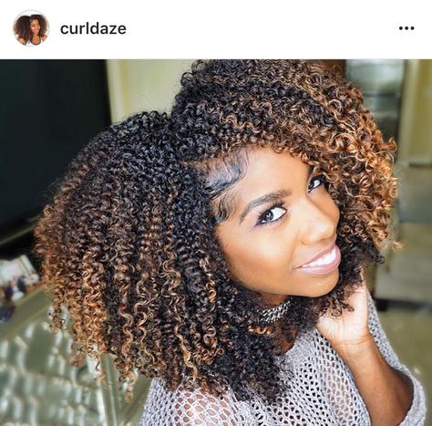 😍 Curly Hair Color Ideas, Natural Hair Highlights, Curly Hair Color, Highlights Curly, Natural Curly Hair Cuts, Highlights Curly Hair, Auburn Brown, Curly Hair Photos, Colored Curly Hair