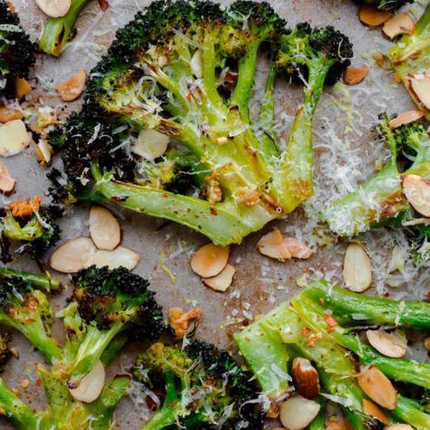 Best Roasted Broccoli, Autumn Chopped Salad, Sauteed Broccoli, Salad Broccoli, Broccoli Sauteed, Broccoli Side Dish, Roasted Broccoli Recipe, Recipes Broccoli, Broccoli Crowns