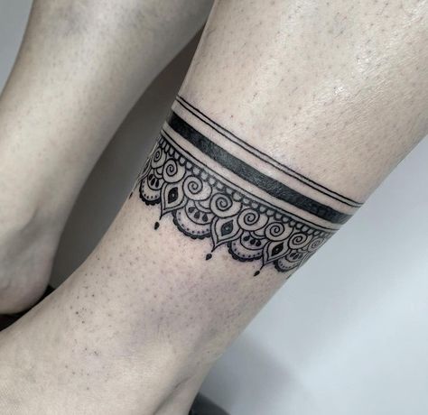 Band Tattoo For Women, Thigh Band Tattoo, Ankle Band Tattoo, Thigh Band, Band Tattoos, Armband Tattoos, Armband Tattoo Design, Daughter Tattoos, Blouse Hand Designs