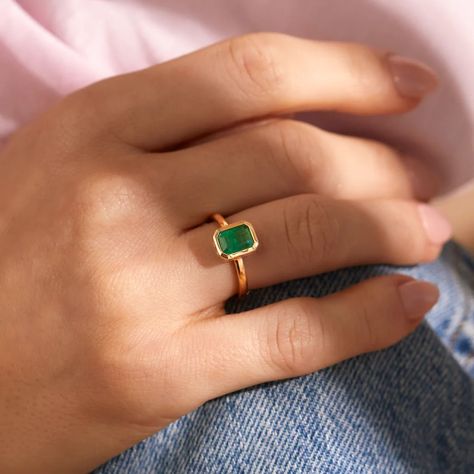 Dream Goals, Future Engagement Rings, Fancy Jewellery Designs, Bezel Ring, Vintage Star, Precious Jewels, Centre Stage, 18k Yellow Gold Ring, Gemstone Jewellery