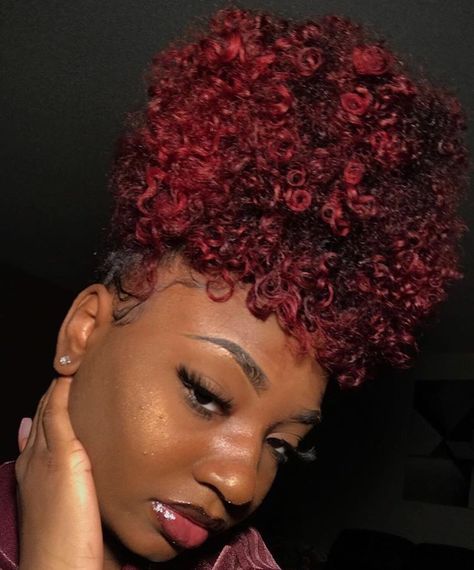 Natural Hair Dyed Red Black Women, Dyed Natural Hair For Black Women Red, Deep Red Hair Color, Dyed Natural Hair, Girls Natural Hairstyles, Curly Hair Inspiration, Beautiful Curls, Dyed Hair Inspiration, Burgundy Hair