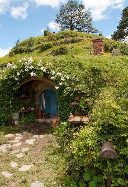 Hobbit Houses, Casa Hobbit, Earth Sheltered, Underground Homes, Hobbit Hole, Cob House, Hobbit House, Earth Homes, Earthship