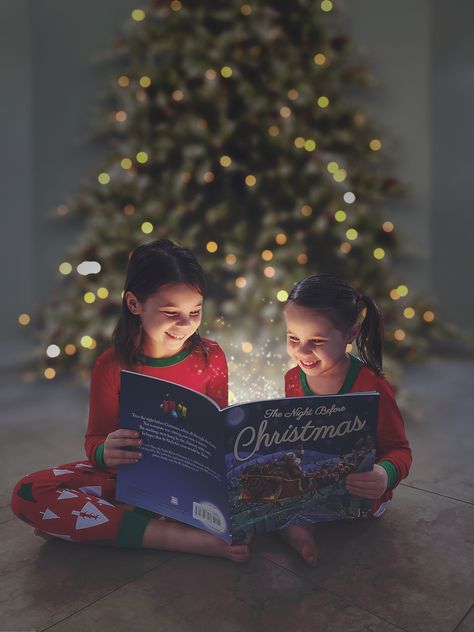 Christmas Baby Photoshoot, Sibling Christmas Pictures, Christmas Photoshoot Kids, Diy Christmas Photoshoot, Christmas Pictures Kids, Diy Christmas Photo, Christmas Baby Pictures, Christmas Poses, Christmas Family Photoshoot