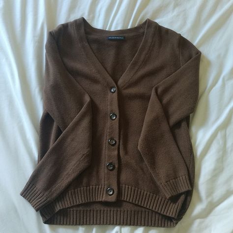 BRANDY MELVILLE - SHANNON CARDIGAN SWEATER / BRYNLEE SWEATER Cardigan Brandy Melville, Brandy Melville Cardigan, Life In Canada, Brandy Melville Sweaters, Button Up Cardigan, Coraline, Brandy Melville, Cardigan Sweater, Brandy