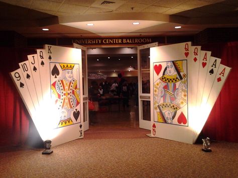 Casino Night Entrance, Casino Photo Backdrop, Casino Entrance Design, Corporate Casino Night, Poker Theme 60th Birthday, Card Party Decoration Ideas, Casino Prom Decorations, Las Vegas Casino Prom Theme, Las Vegas Prom Theme Decoration