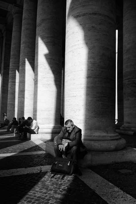 Portfolio_Street_Roma_2014_sanpietro_13 Elliot Erwitt, Black And White Street Photography, Leica Q, Rome Streets, Rome Photography, Street Photography Portrait, Photography Terms, Leica Photography, Q And A