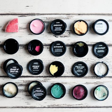 „ loving these sample pots from @lushltd #lush #lushkitchen #lushsamples #lushaddict“ Coffee Facial, Glowing Radiant Skin, Lush Bath, Lush Products, Lush Cosmetics, Bath Collection, Homemade Lotion, Lip Gloss Colors, Luscious Hair