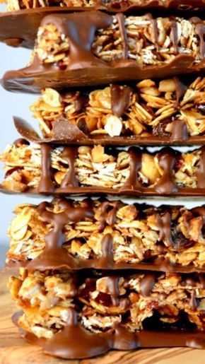 Ella Vegan, Granola Recipe Bars, Homemade Granola Bars, Granola Bar, Breakfast Bars, Granola Recipes, Homemade Snacks, Homemade Granola, Chocolate Bars