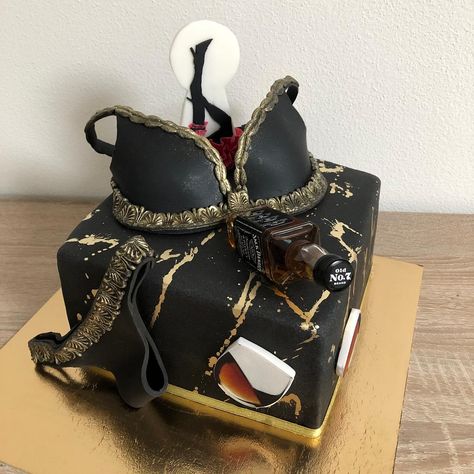 Bachelor party cake - cake by Renatiny dorty - CakesDecor Bachelor Party Cakes For Men, Bachelorette Cake For Groom, Bachelor Cake For Men, Bachelor Party Cakes, Sweet Business, Bachelor Cake, Small Wedding Decor, Bachelorette Cake, Bachelor Party Decorations