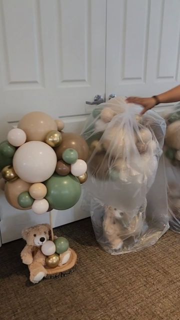 Bear Centerpiece Ideas Gender Reveal, Diy Teddy Bear Hot Air Balloon, Bear Theme Centerpieces Diy, We Can Bearly Wait Table Decor, Teddy Bear Centerpiece Ideas, We Can Bearly Wait Baby Shower Centerpieces, Can Bearly Wait Centerpieces, Diy Teddy Bear Centerpieces, Baby Shower Bear Centerpieces