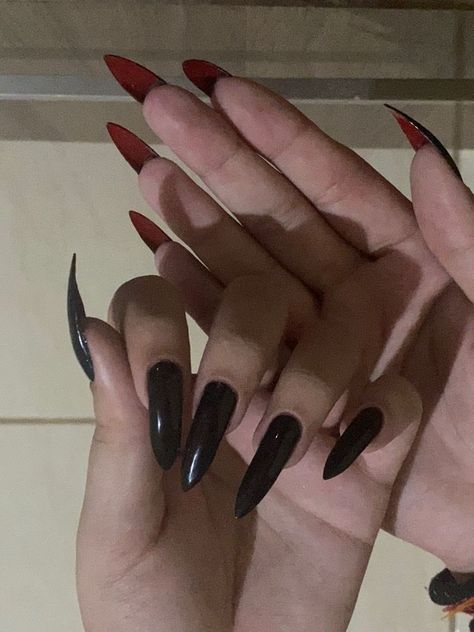 𝕾 on Twitter: "your daily louboutin nails inspo https://t.co/ENVyqINyJH" / Twitter Vampire Acrylic Nails, Red Goth Nails, Vamp Nails, Tie And Dye Dress, Louboutin Nails, Vampy Nails, Vampire Nails, Latest Summer Fashion, Summer Tie Dye