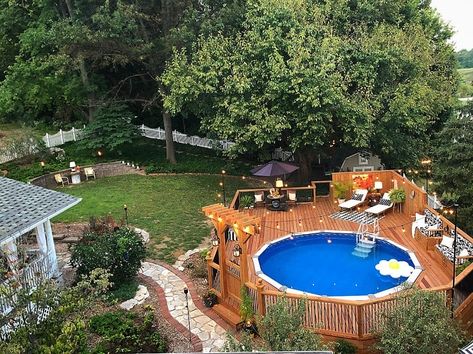 The Top 47 Best Above Ground Pool Deck Ideas - Backyard Landscape Design - Next Luxury Above Ground Pool Deck Ideas, Decks Around Pools, Above Ground Pool Deck, Diy Keramik, Pool Deck Plans, Pool Deck Ideas, Best Above Ground Pool, Swimming Pool Decks, Outdoor Pool Area