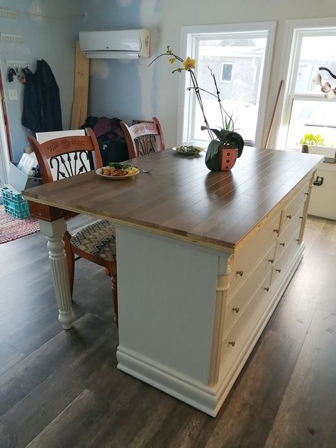 Dresser Island, Table Upcycle, Dresser Kitchen, Kitchen Table Legs, Mobile Kitchen Island, Dresser Kitchen Island, Kitchen Island Bar, Small Kitchen Island, Kitchen Island Table