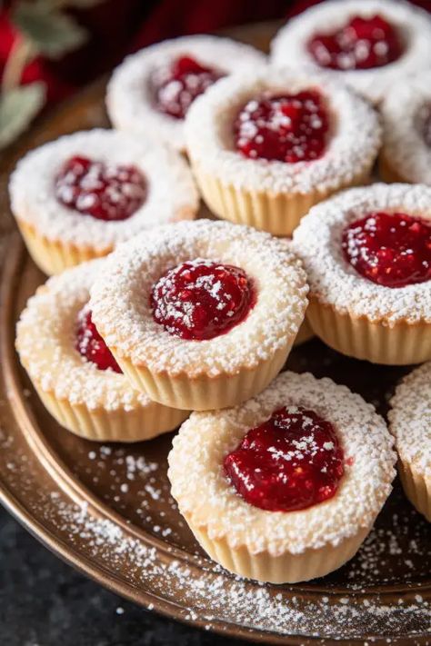 Almond Tarts, بيتي فور, Raspberry Almond, Raspberry Tarts, Mini Tart, Small Desserts, Tart Recipes, Cookies Recipes Christmas, Mini Desserts