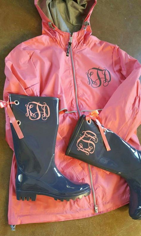 Cute Outfits To Wear, Rain Boot Outfit, Rain Outfit, Monogram Outfit, Charles River, Estilo Country, Outfits To Wear, Monogram Shirts, Old Shirts