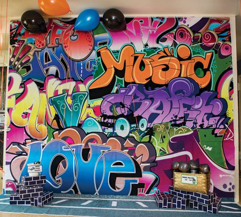 Rockin’ Old School Hip Hop Dance Birthday Party 80s Hip Hop Party, Hip Hop Party Theme, Dance Birthday Party, 90s Hip Hop Party, Hip Hop Birthday Party, Brooklyn Queen, 90s Party Ideas, Graffiti Party, Nyc Flowers