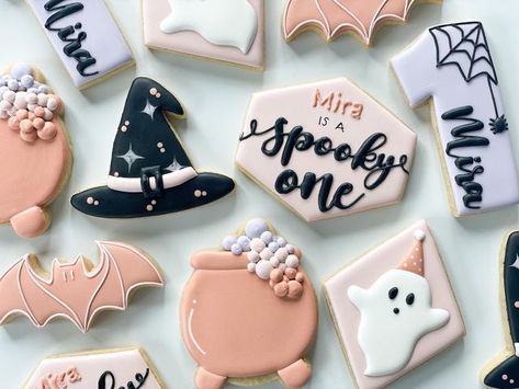 Halloween 1st Birthday Cookies, Spooky One Cookies Decorated, Two Spooky Birthday Cookies, Boo I’m Two Cookies, Spooky One Birthday Cookies, Two Spooky Cookies, Spooky One First Birthday Cookies, Halloween First Birthday Cookies, Spooky One Cookies