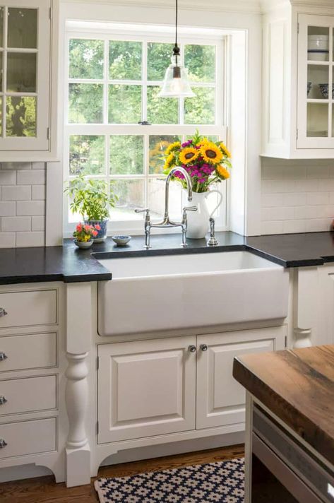 Delightful restoration of a brick and fieldstone farmhouse in Pennsylvania Kitchen Island Backsplash, Country Kitchen Diy, Rustic Farmhouse Style Kitchen, Downsizing Your Home, Get Organized At Home, Farmhouse Kitchen Coffee Bar, Old Farmhouse Kitchen, Decorate On A Budget, Decluttering And Organizing