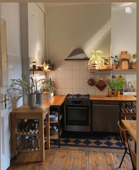 Coquette Asthetic, Funky Apartment, Bloxburg Town, La Apartment, Bohemian Apartment, Apartment Needs, Berlin Apartment, Dream Things, Aesthetic Kitchen