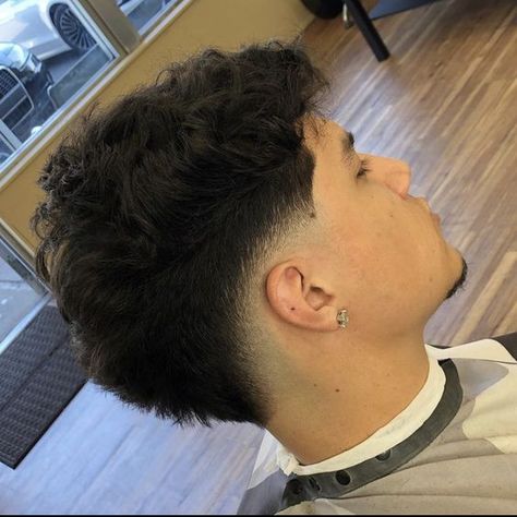 30 Low Burst Fade Haircuts for the Urbane Man Mens Haircuts Thick Hair, Taper Fade Short Hair, Fade Haircut Curly Hair, Haircut Selfie, Photo Hijab, Mohawk Hairstyles Men, Mens Haircuts Short Hair, Burst Fade, Low Fade Haircut