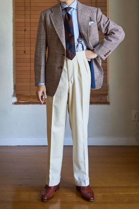 Flannel Style Men, Flannel Style, Flannel Men, Cream Trousers, Mens Fashion Classic, Vintage Trousers, Vintage Mens Fashion, Vintage Suits, Pants Suit