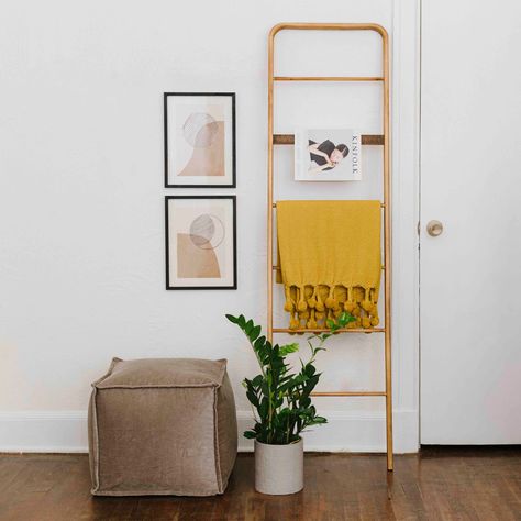 Blanket ladder decor