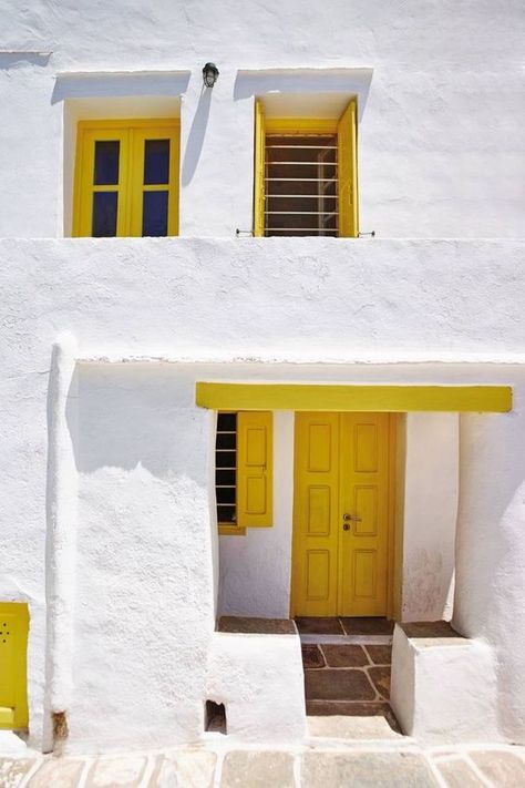 ۞ Greek Homes, Greek Holiday, Greece Architecture, Best Greek Islands, Greece Pictures, Kerb Appeal, Italy House, Places In Greece, Greek House