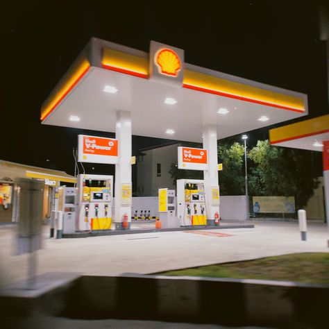 Shell Gas Station, Fuel Station, Manchester Police, Ho Model Trains, Night Ride, Abstract Wallpaper Backgrounds, Petrol Station, Filling Station, Gas Stations