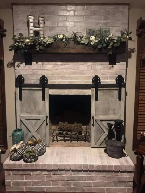 #rustichomedecor #farmhousedecor #farmhouseideas #farmhouse Bed Inspiration, Farmhouse Fireplace Decor, Brick Fireplace Makeover, Fireplace Mantle Decor, Fireplace Mantel Decor, Farmhouse Fireplace, Living Room Decor Fireplace, Home Fireplace, Home Decor Living Room